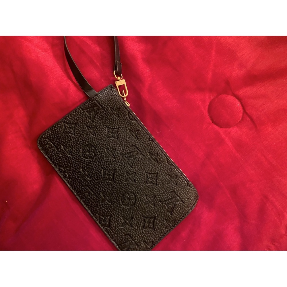 Women’s Black Wristlet